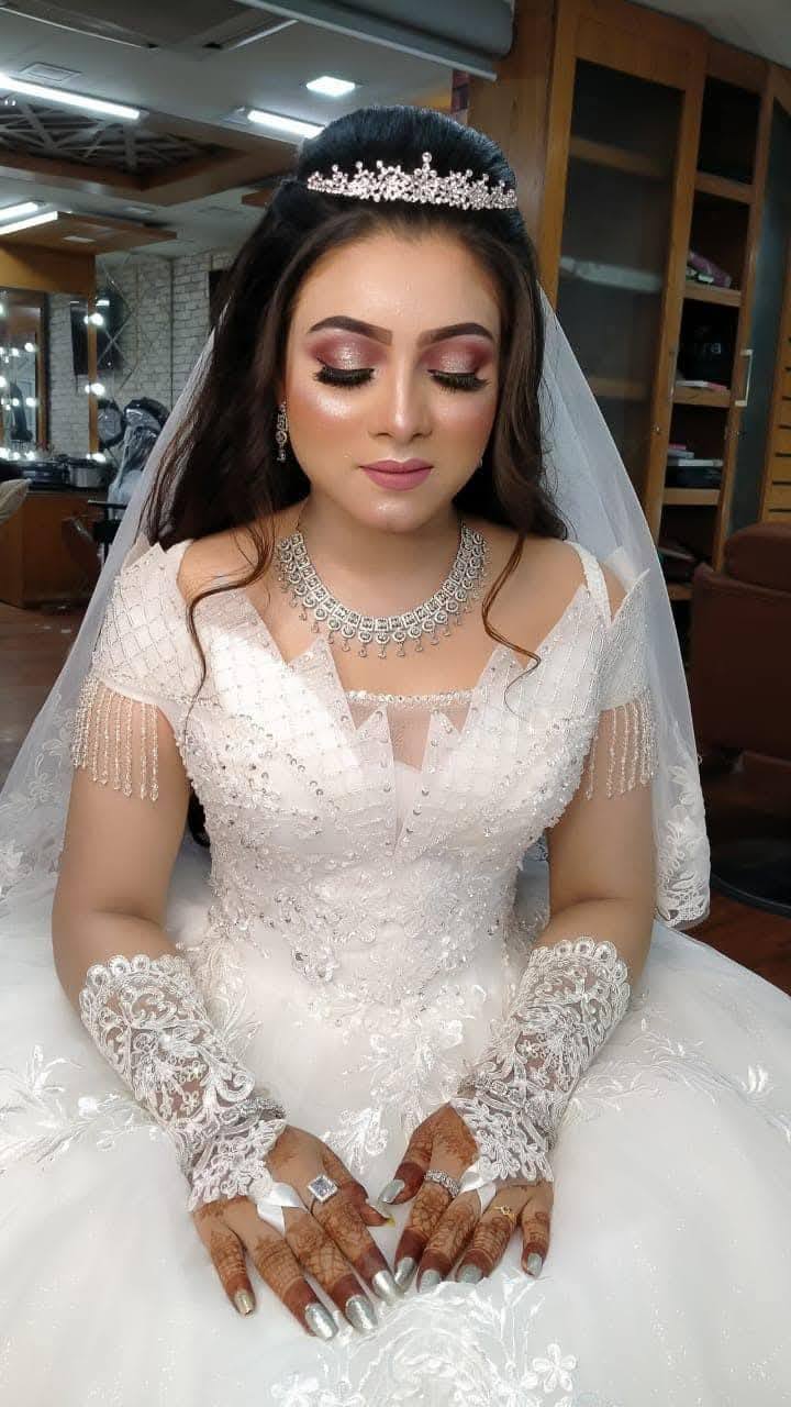 PARTY MAKEOVER
